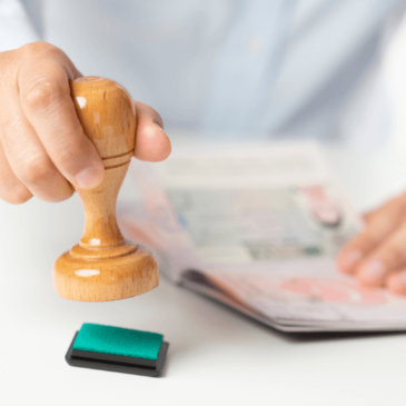 Kako mogu provjeriti status svoje vize za SAD i kako mogu ubrzati postupak u hitnim slučajevima?